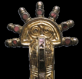 Fibule mérovingienne en argent doré, VIe siècle.
